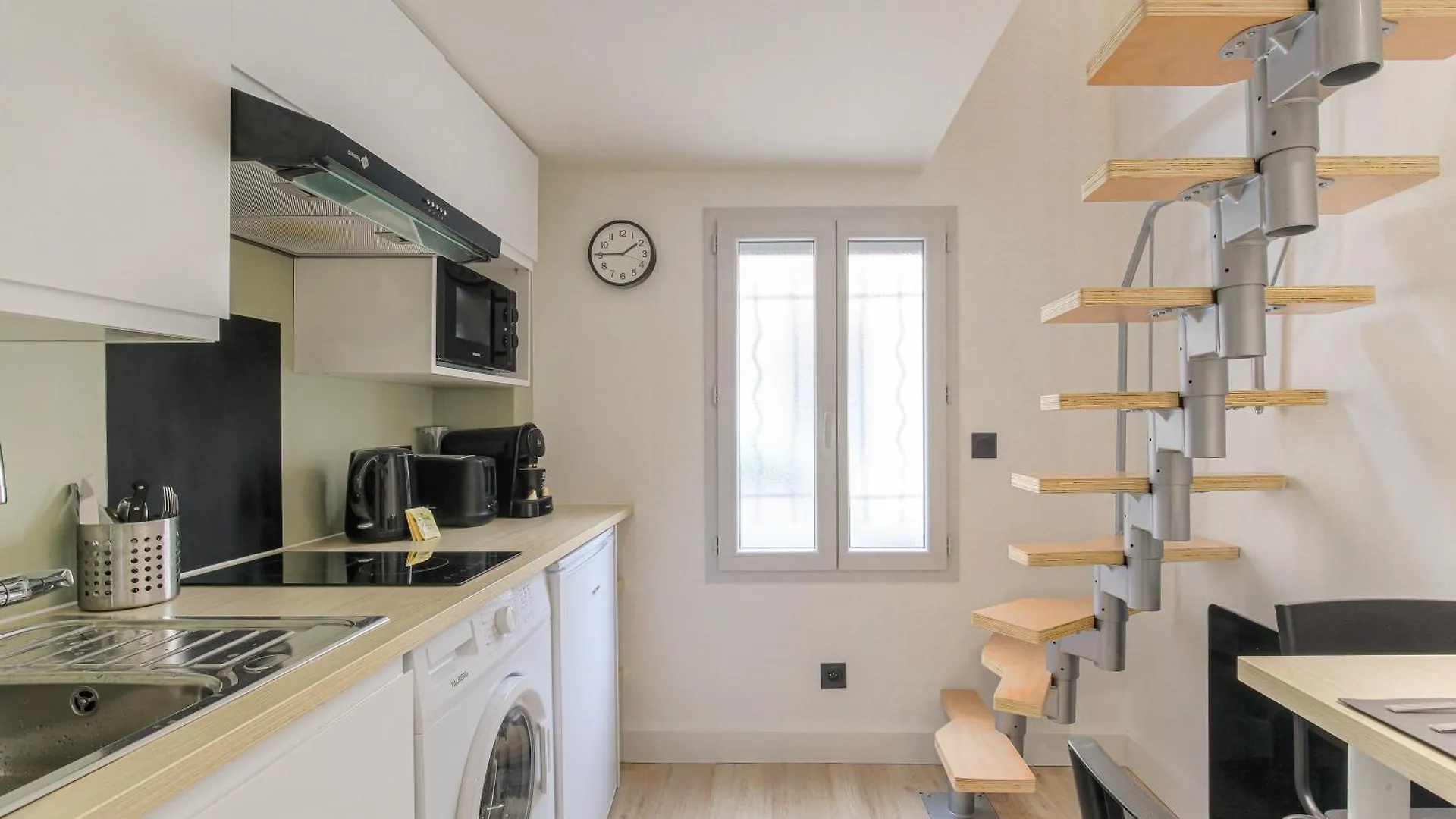Tiny-Duplex Apartment Lyon