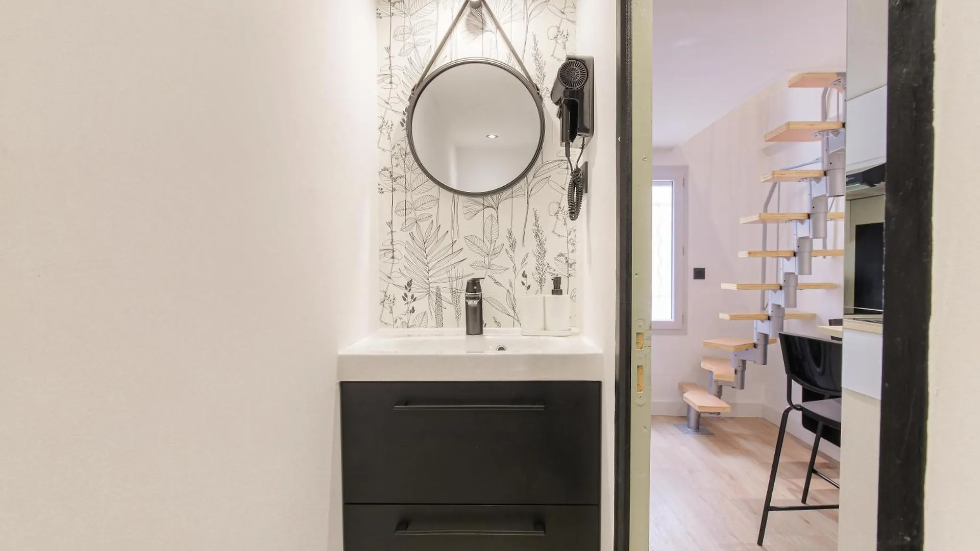 Tiny-Duplex Apartment Lyon