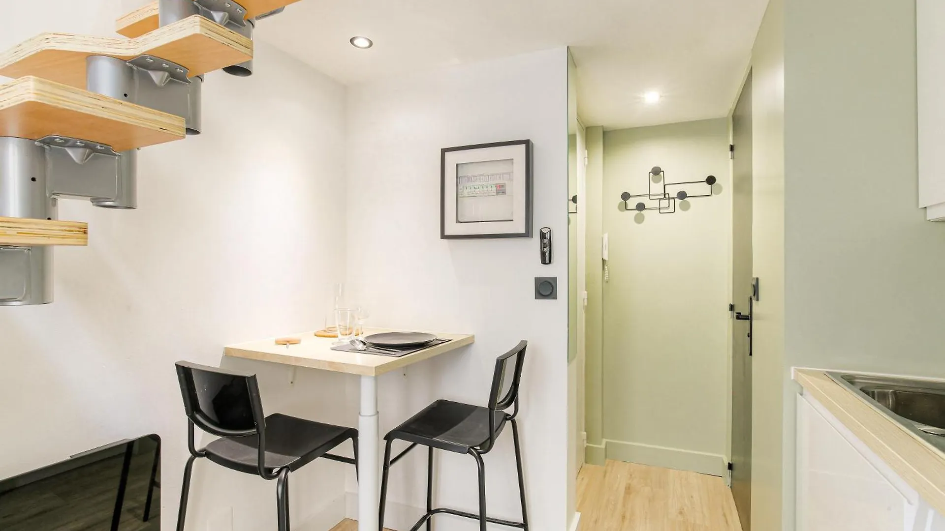 Tiny-Duplex Apartment Lyon