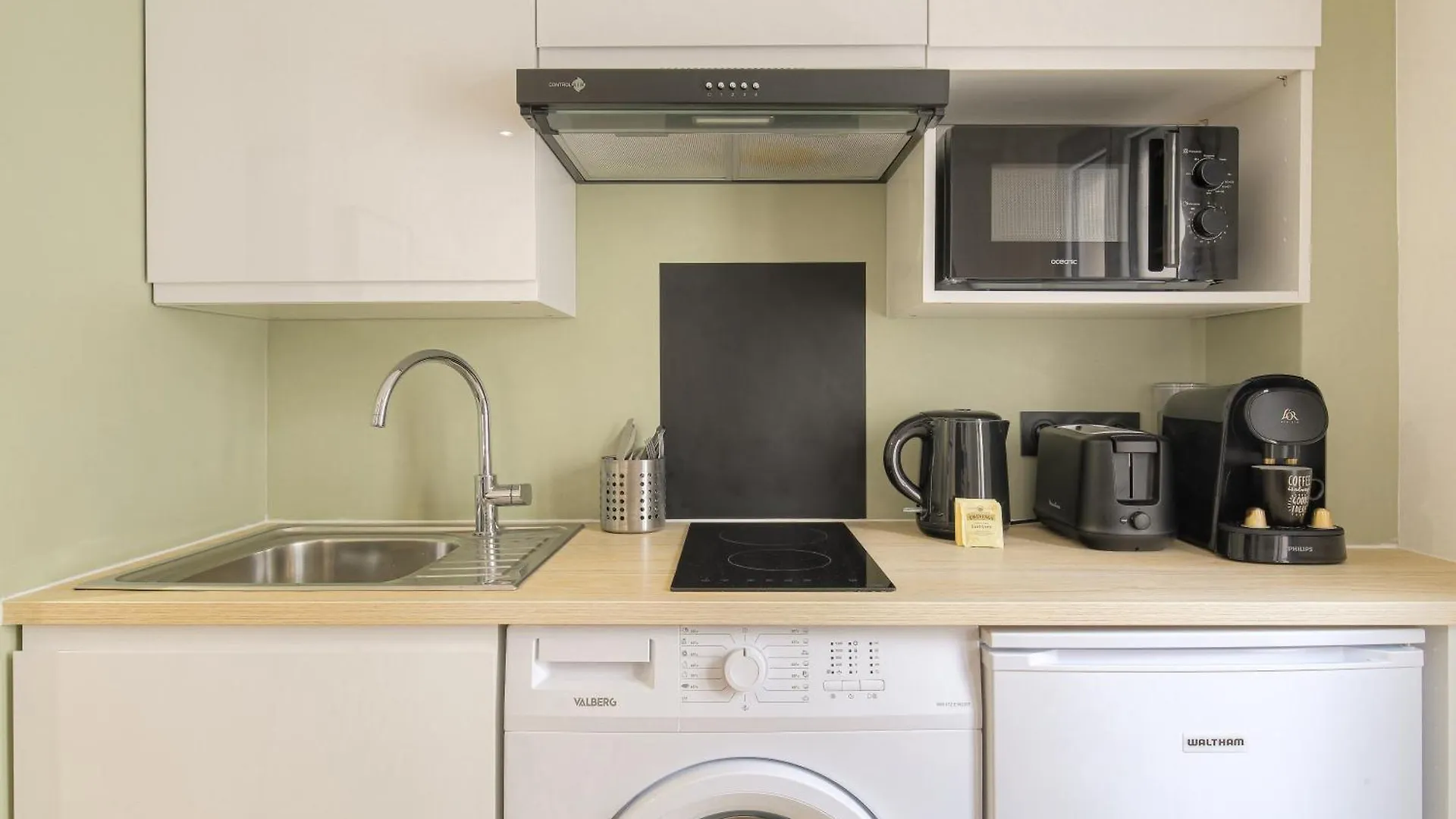 Tiny-Duplex Apartment Lyon